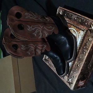 Tony Lama 3R boots. Hard rubber soles 9D squaretoe